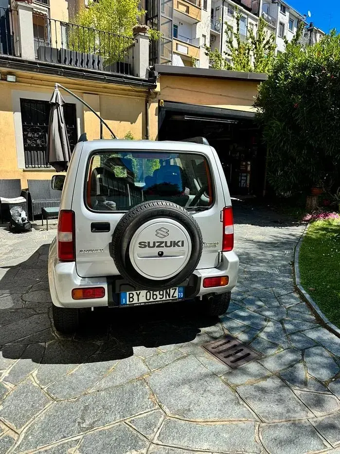 Usata Suzuki Jimny 82 CV (60 kW) 2001 Grigio SUV