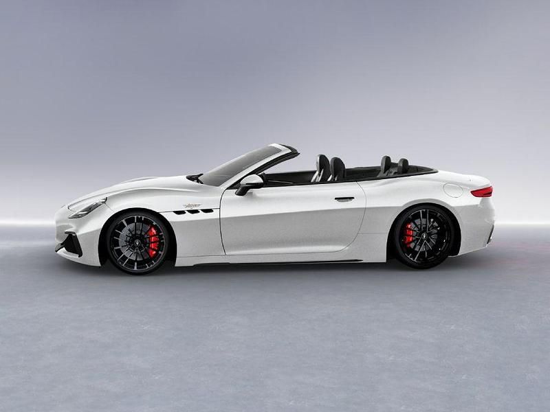 Nuova Maserati GranCabrio 549 CV (403 kW) 2025 Bianco astro Cabrio