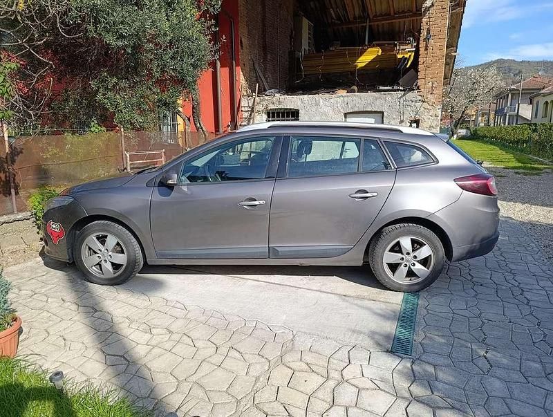 Usata Renault Mégane III 110 CV (80 kW) 2010 Grigio Station wagon