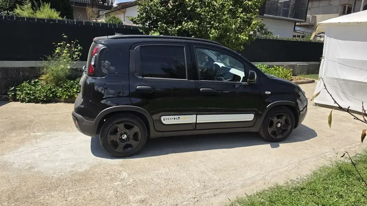 Usata Fiat Panda Cross Cross 69 CV (50 kW) 2025 Nero Utilitaria