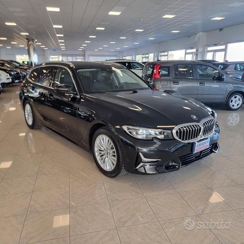 Begagnad BMW 318 Luxury Line 150 HK (110 kW) 2020 Svart Kombi