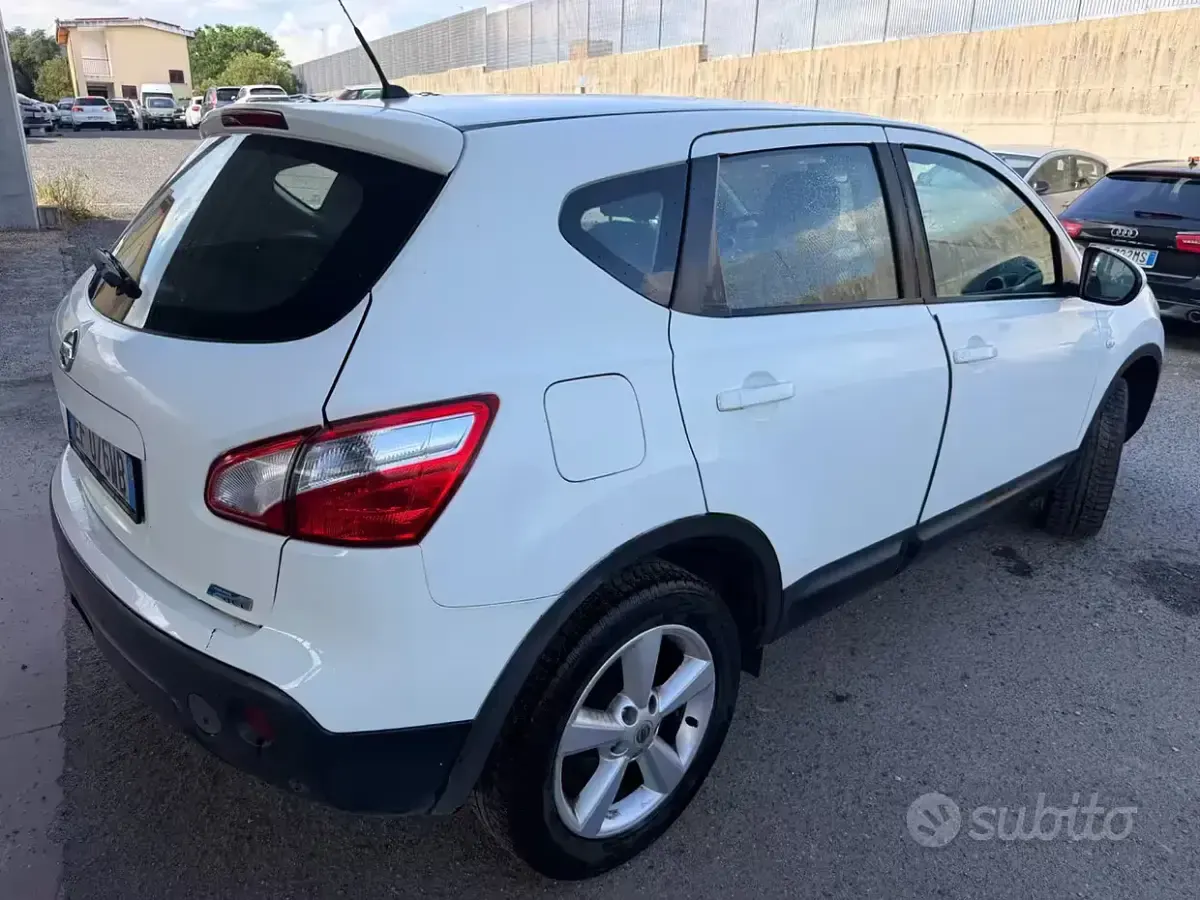Usata Nissan Qashqai Tekna 150 CV (110 kW) 2012 Bianco SUV
