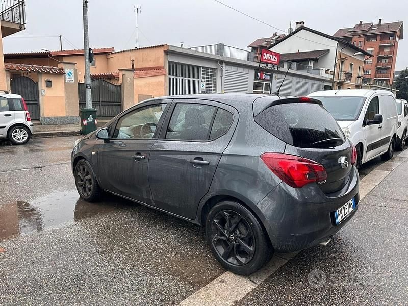 Usata Opel Corsa Innovation 69 CV (50 kW) 2017 Grigio Utilitaria