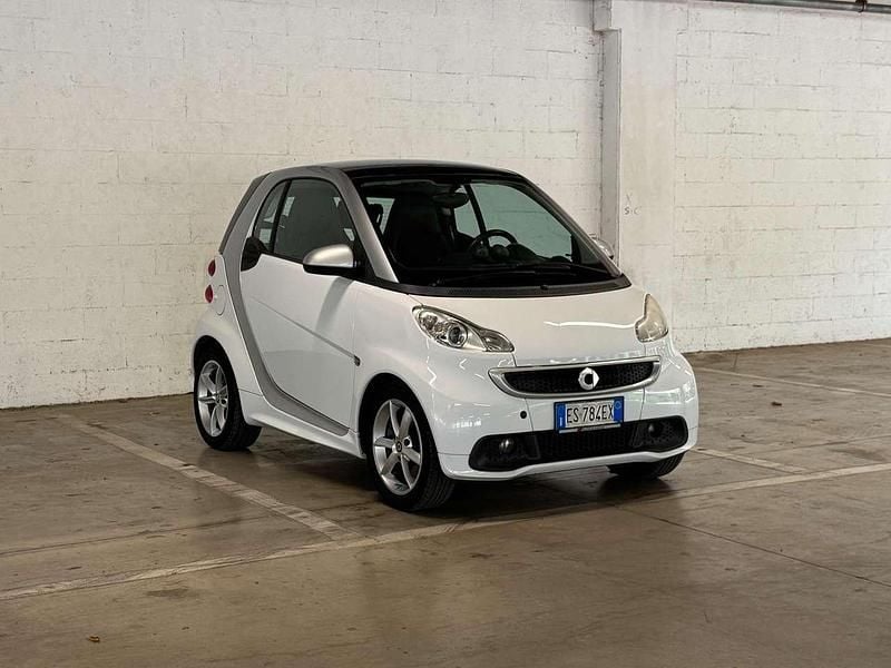Bianco Usata 2013 Smart ForTwo Coupé Passion Due volumi | 5800 € (Buon prezzo) - Immagine 1/4