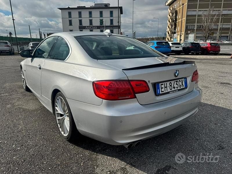 Usata BMW 325 Efficient Dynamics 204 CV (150 kW) 2011 Grigio Coupé