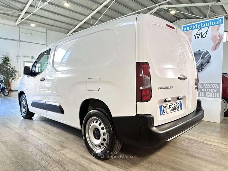 Usata Fiat Doblò 102 CV (75 kW) 2023 Bianco Monovolume
