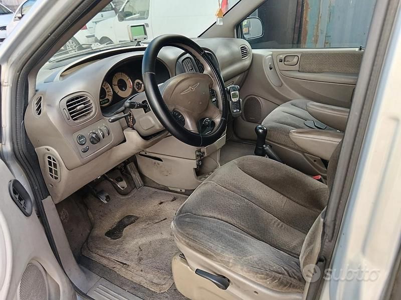 Usata Chrysler Grand Voyager 143 CV (105 kW) 2005 Monovolume