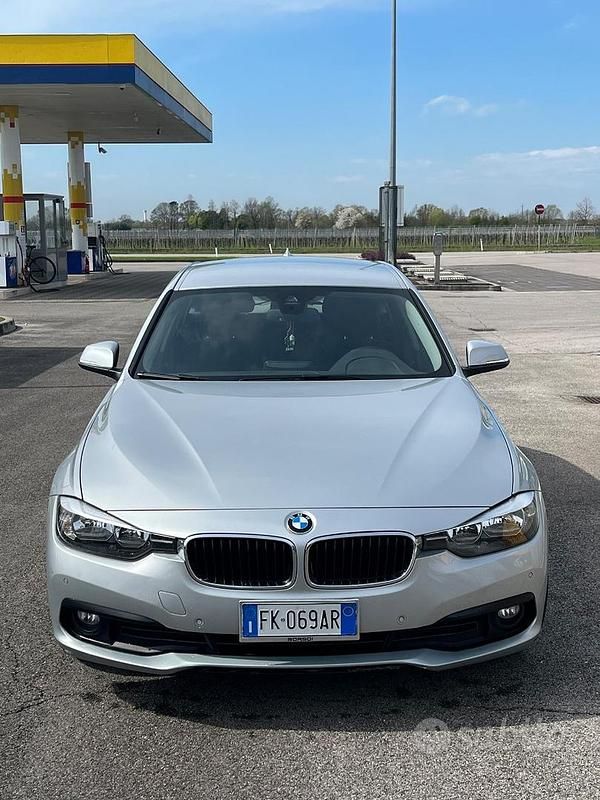 Usata BMW 318 Advantage 150 CV (110 kW) 2017 Grigio Station wagon