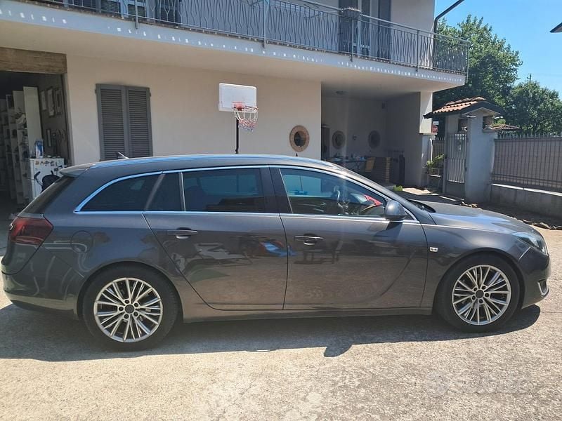 Usata Opel Insignia 131 CV (96 kW) 2015 Grigio Station wagon