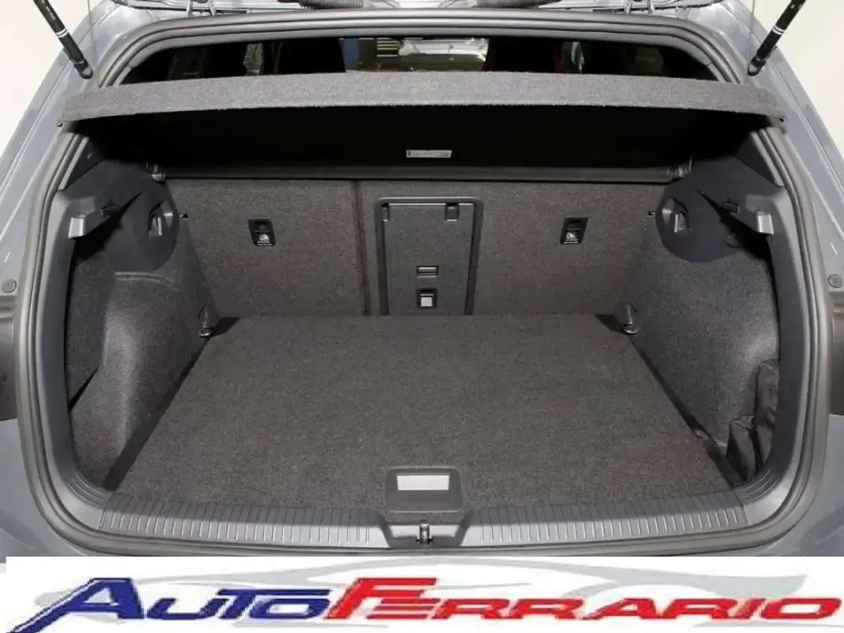 Usata VW Golf VIII GTI 245 CV (180 kW) 2022 Grigio Berlina