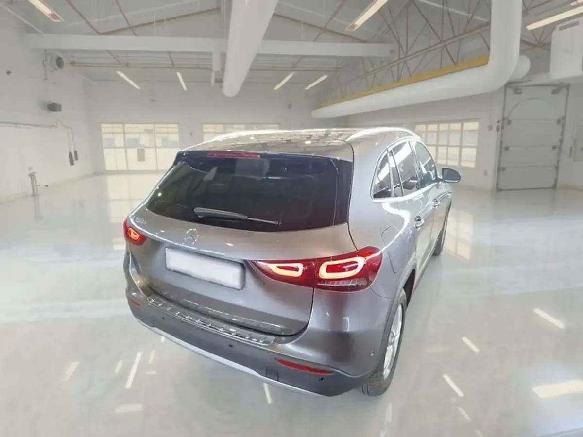 Usata Mercedes GLA250 Business 160 CV (117 kW) 2023 Grigio SUV