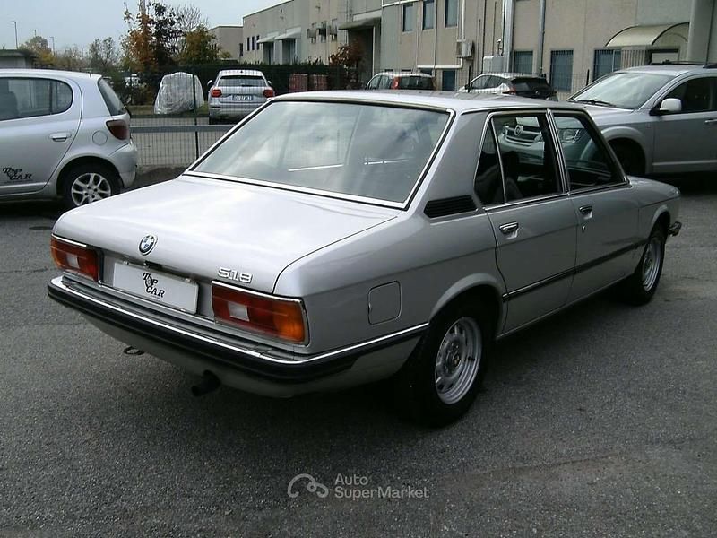 Usata BMW 518 90 CV (66 kW) 1981 Argento Berlina