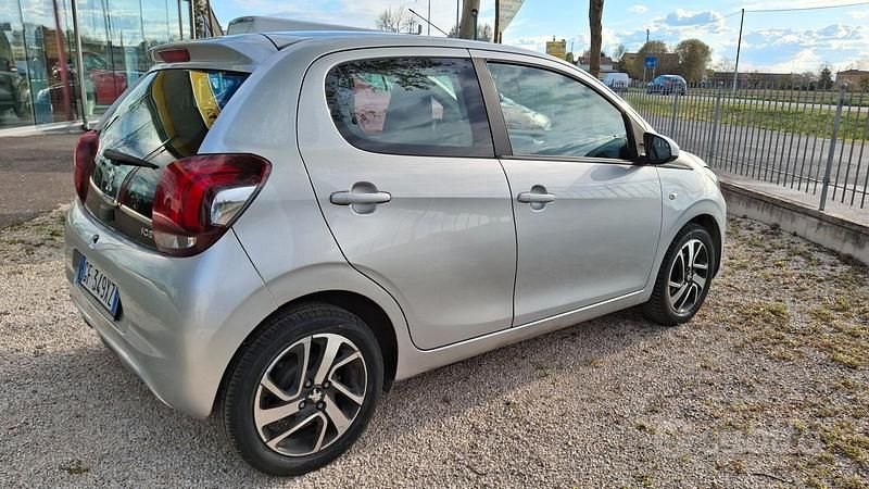 Usata Peugeot 108 Allure 72 CV (52 kW) 2021 Grigio Berlina