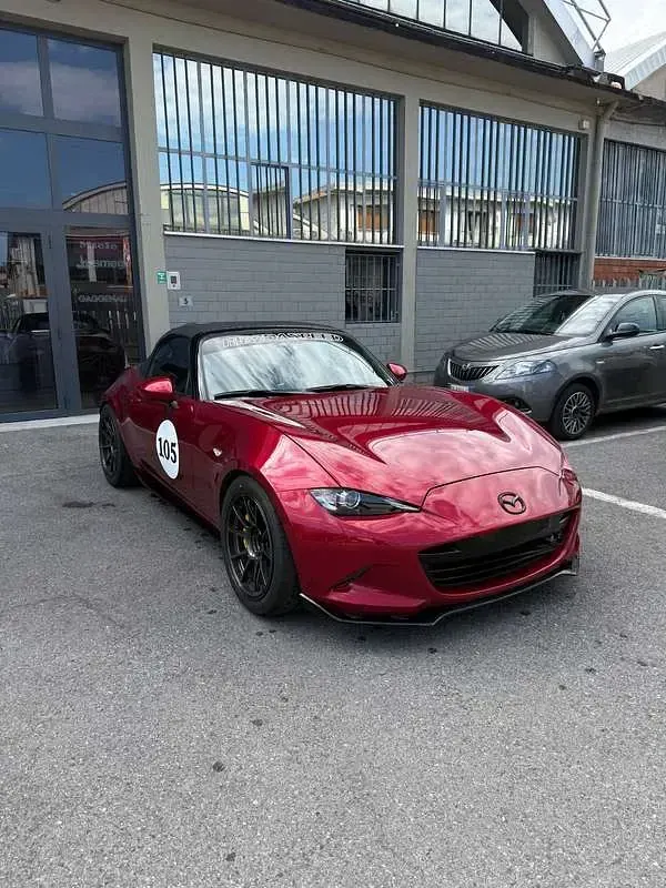 Usata Mazda MX5 Inclusive 184 CV (135 kW) 2019 Rosso Cabrio