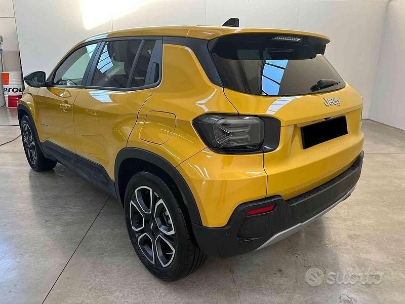 Usado Jeep Avenger Summit 110 HP (80 kW) 2025 Other SUV