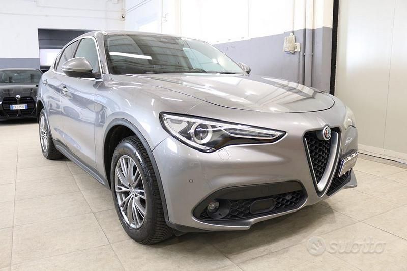 Usata Alfa Romeo Stelvio Executive 210 CV (154 kW) 2017 Grigio SUV