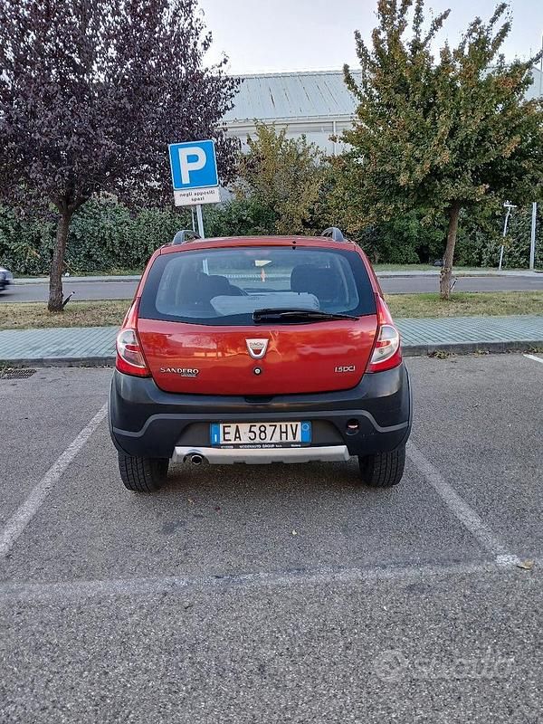 Usata Dacia Sandero 2003 Rosso Utilitaria