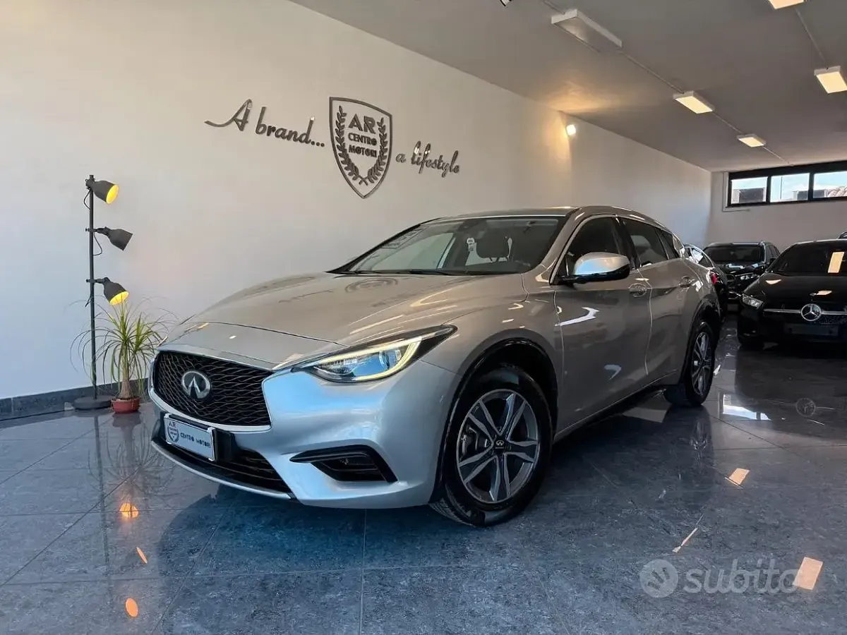Usata Infiniti Q30 Sport Tech 109 CV (80 kW) 2016 Grigio Berlina