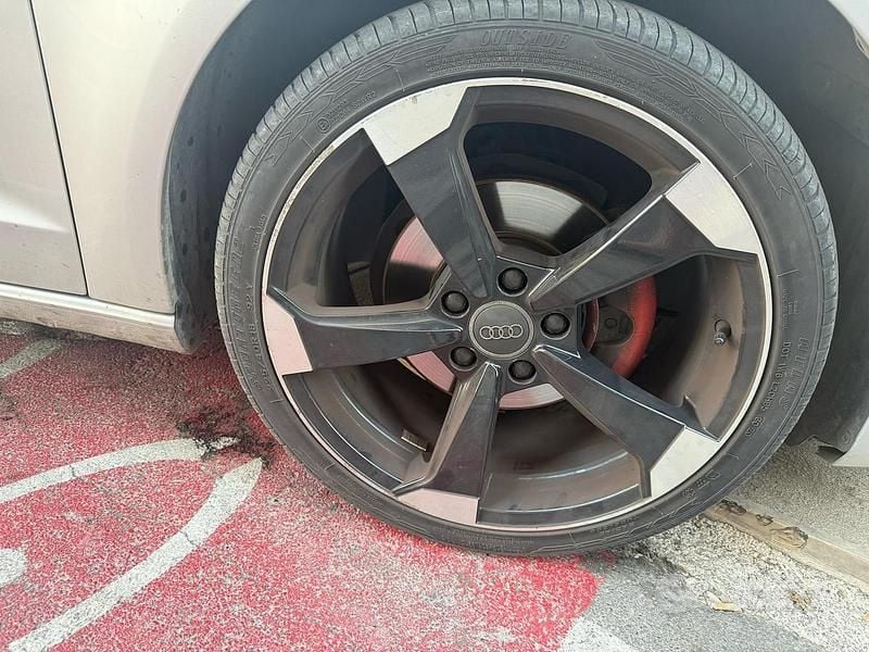 Usata Audi A3 Attraction 105 CV (77 kW) 2014 Grigio Utilitaria