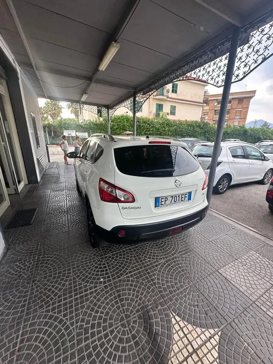 Usata Nissan Qashqai Tekna 110 CV (80 kW) 2013 Bianco SUV