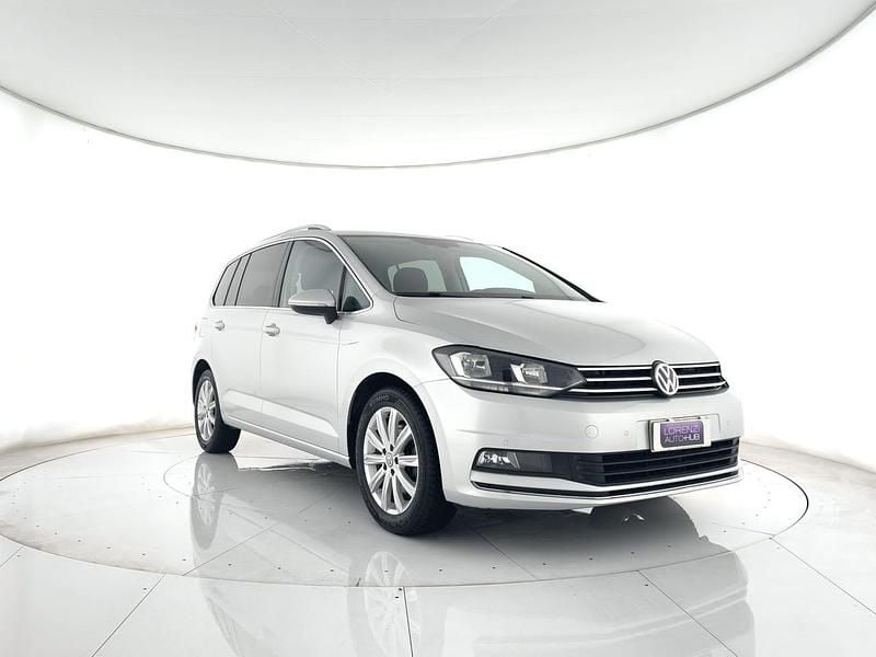 Argento Usata 2018 VW Touran Highline Monovolume | 14.900 € (Buon prezzo) - Immagine 1/4