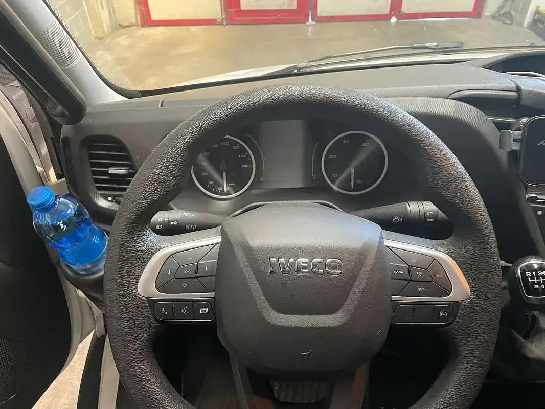 Usata Iveco Daily 156 CV (114 kW) 2022 Bianco Utilitaria