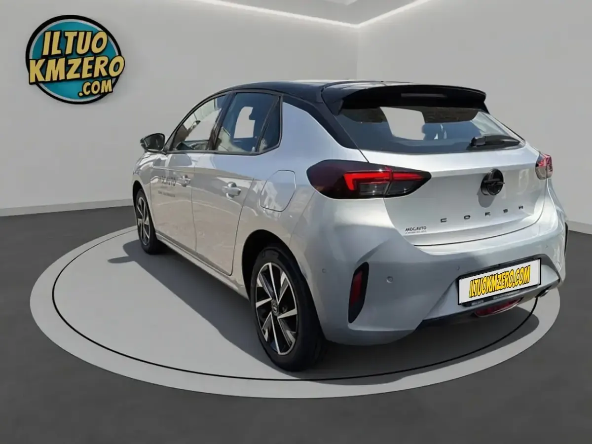 Usata Opel Corsa Edition 100 CV (73 kW) 2023 Nero Utilitaria