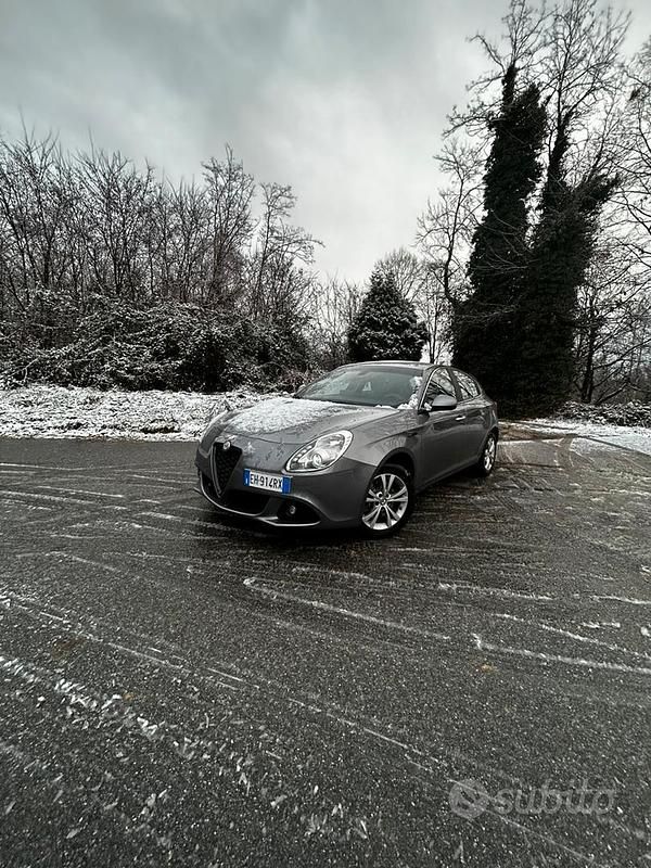 Usata Alfa Romeo Giulietta 170 CV (125 kW) 2011 Grigio Utilitaria