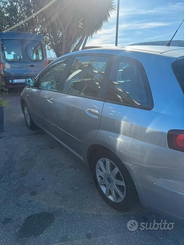 Usata Fiat Croma 120 CV (88 kW) 2005 Grigio Station wagon