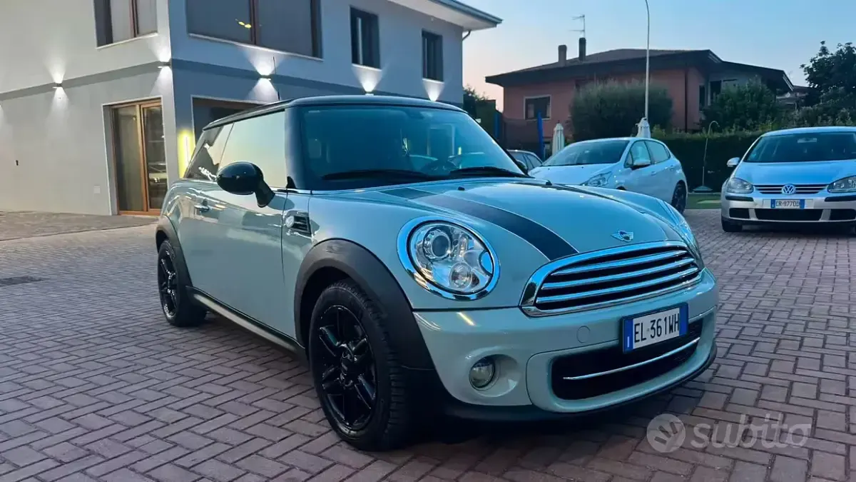 Usata Mini Cooper D 111 CV (81 kW) 2012 Bluazzurro Utilitaria