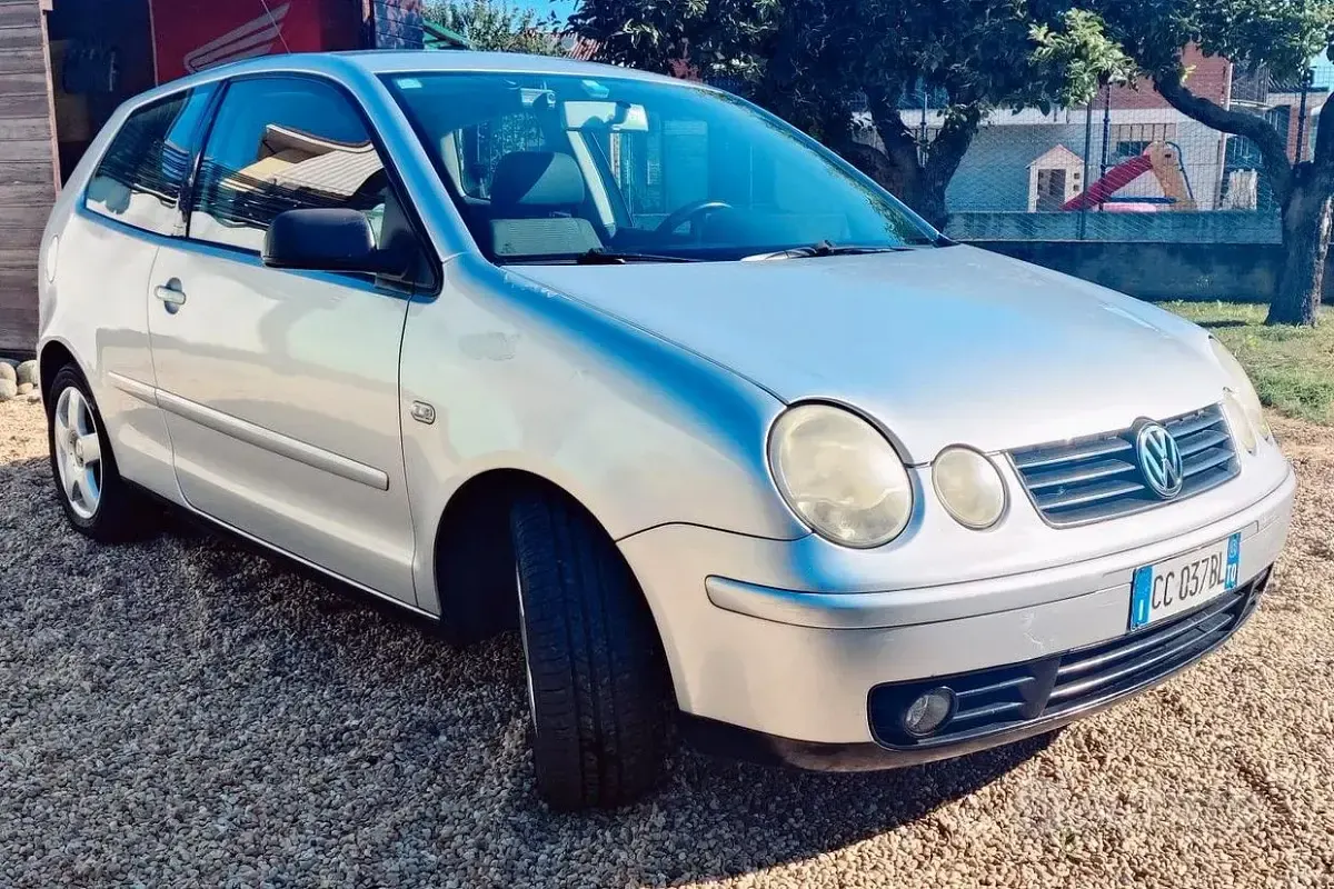 Usata VW Polo 101 CV (74 kW) 2002 Grigio Utilitaria