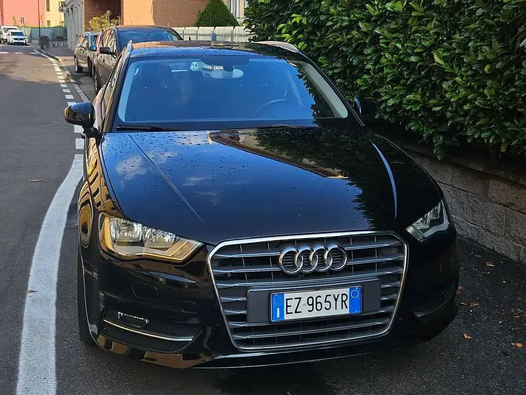 Usata Audi A3 Attraction 110 CV (80 kW) 2015 Nero Berlina