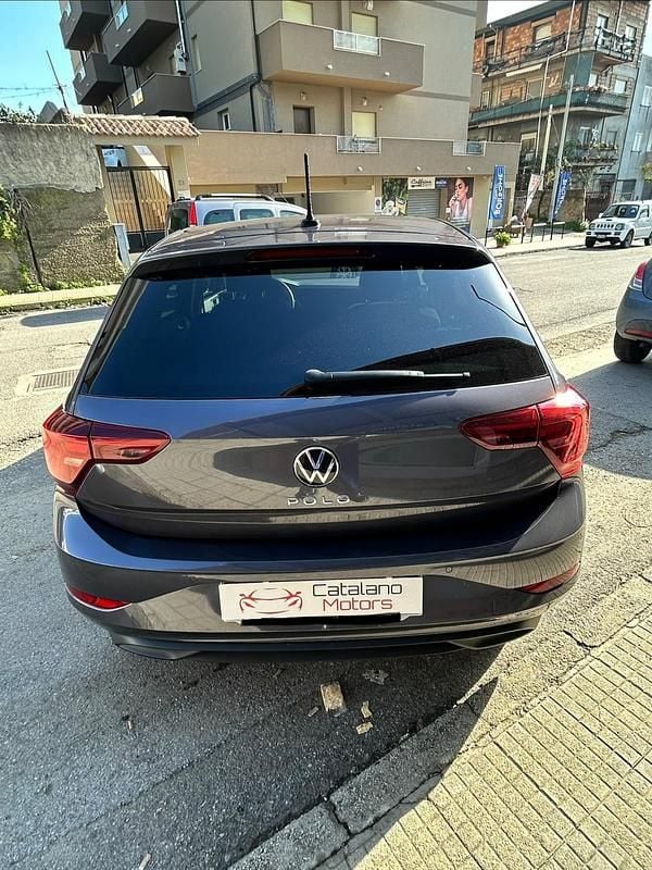 Usata VW Polo Life 95 CV (69 kW) 2024 Viola Utilitaria