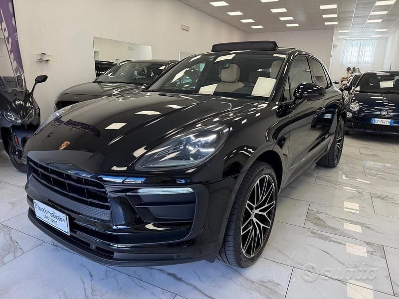 Nero Usata 2022 Porsche Macan SUV | 63.500 € (Buon prezzo) - Immagine 1/4