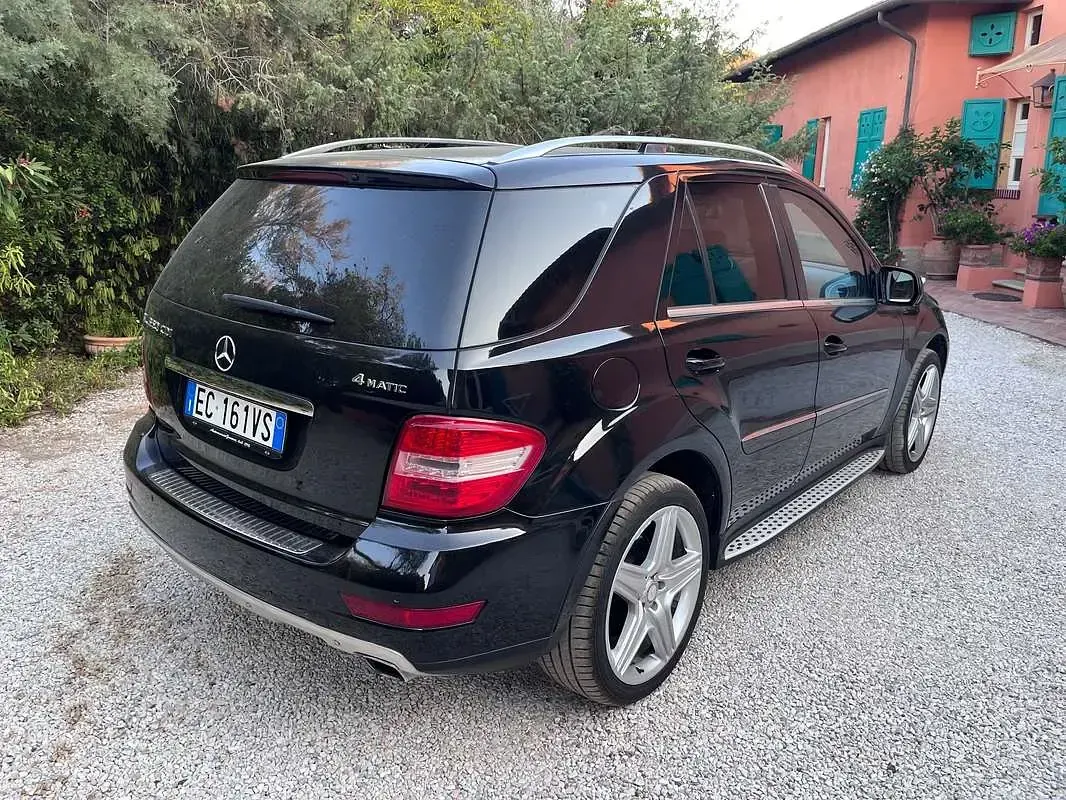 Usata Mercedes ML350 Premium 231 CV (169 kW) 2010 Nero SUV