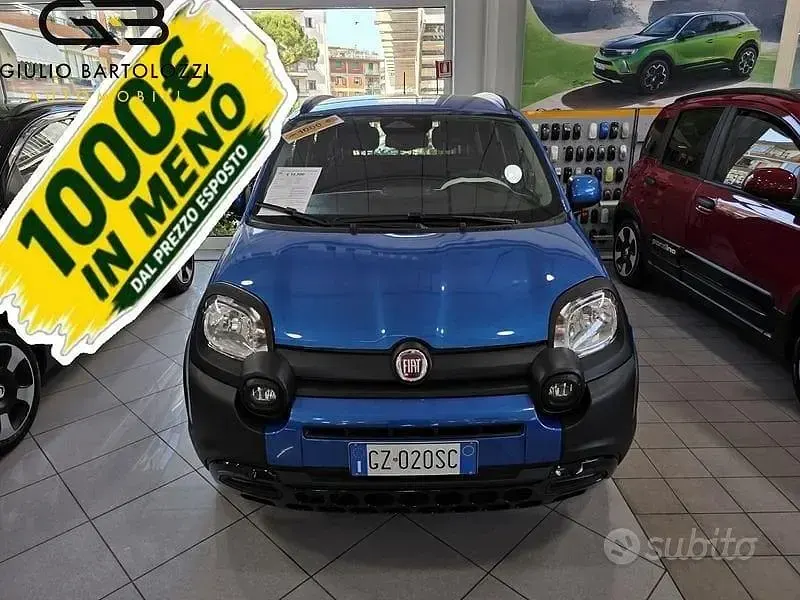 Usata Fiat Panda Cross Cross 70 CV (51 kW) 2025 Blu Utilitaria