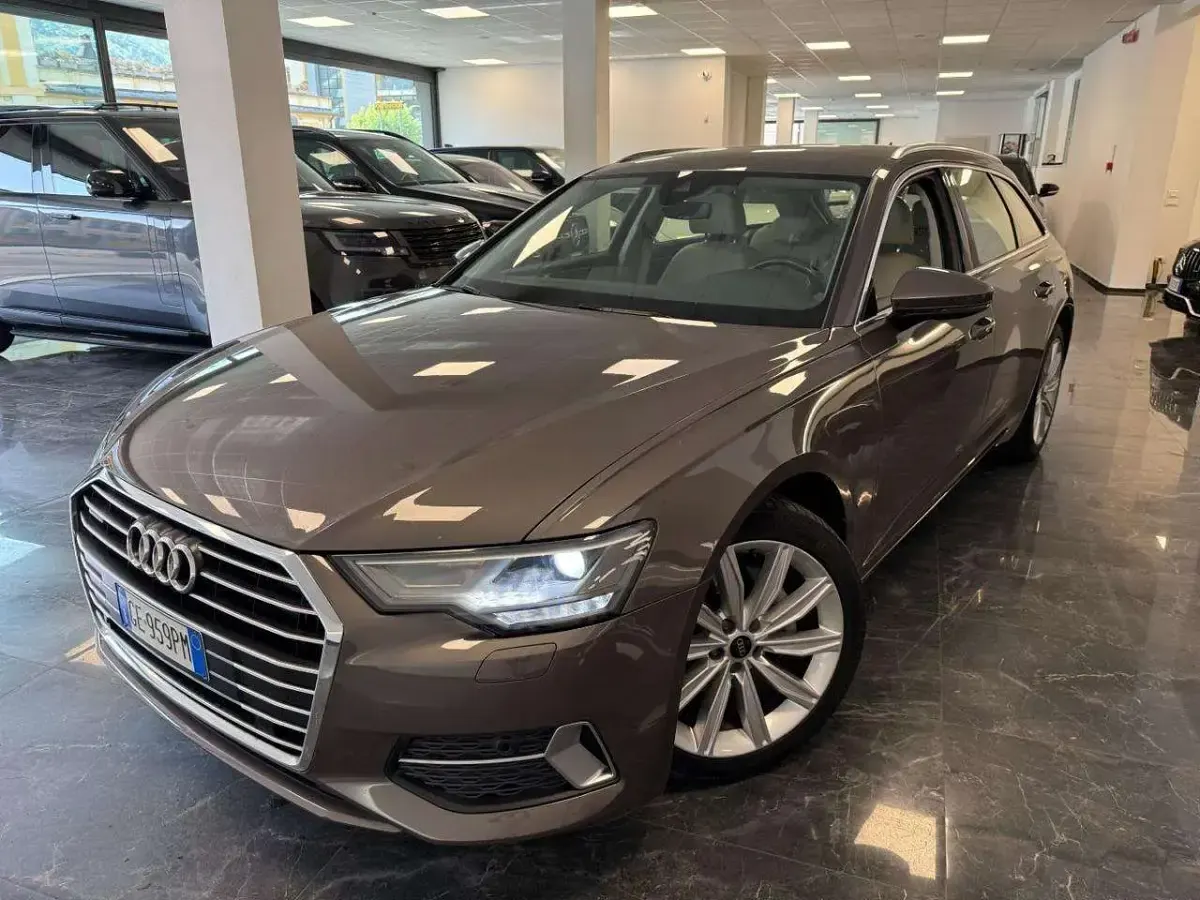 Usata Audi A6 Business 204 CV (150 kW) 2021 Marrone/bronzo metallizzato. Station wagon