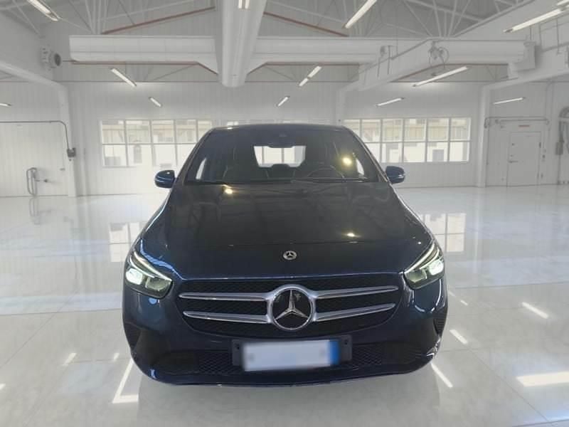 Usata Mercedes B250e 160 CV (117 kW) 2021 Blu Monovolume