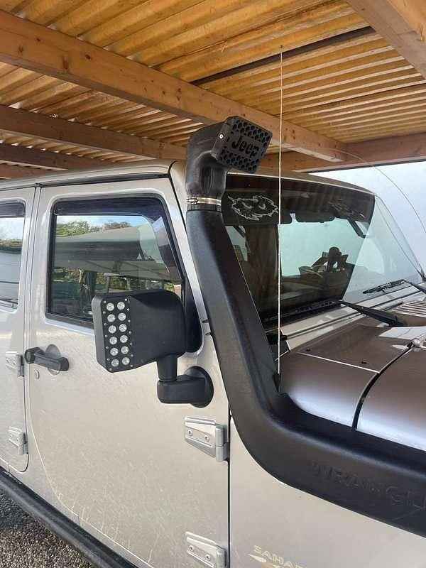 Usata Jeep Wagoneer Sahara 177 CV (130 kW) 2009 Argento SUV
