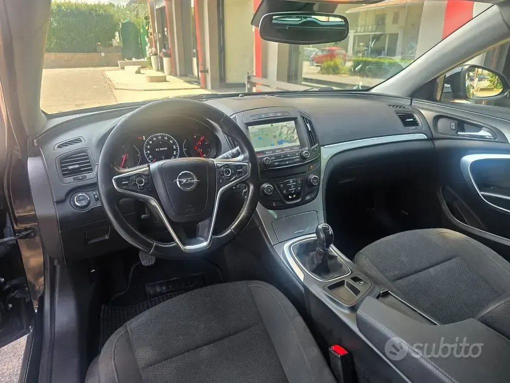 Usata Opel Insignia 120 CV (88 kW) 2016 Nero Station wagon