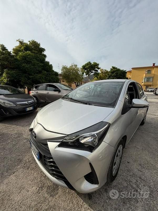 Usata 2018 Toyota Yaris Due volumi | 8000 € (Super prezzo) - Immagine 1/4