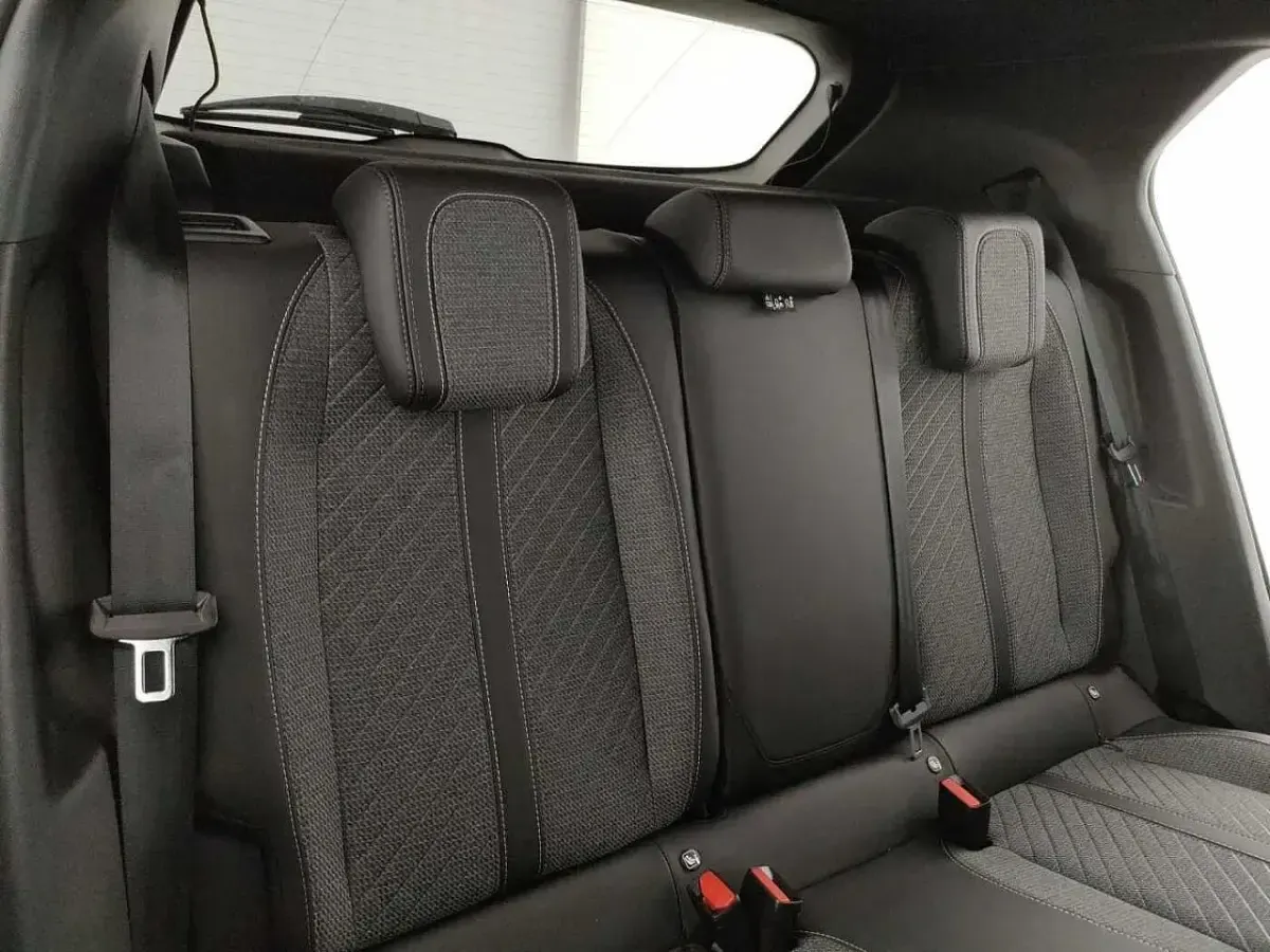 Nuova Peugeot 2008 Allure 100 CV (73 kW) 2026 Bianco SUV