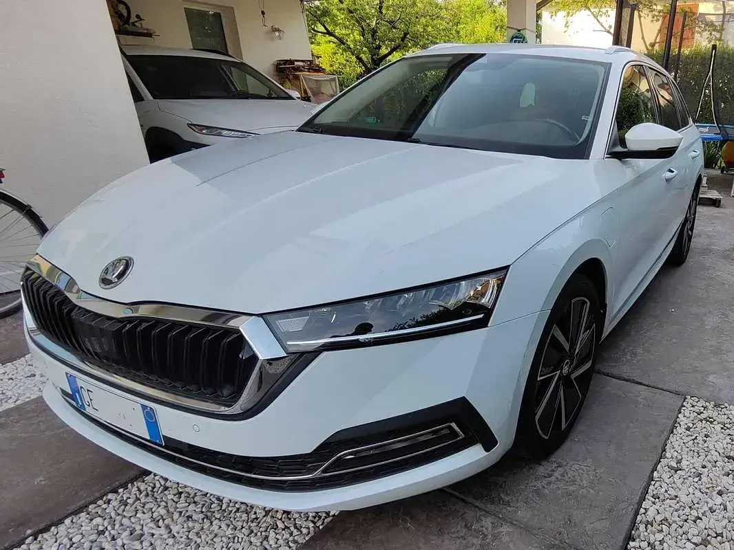 Usata Skoda Octavia Style 150 CV (110 kW) 2021 Bianco Station wagon