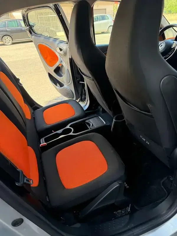 Usata Smart ForFour 71 CV (52 kW) 2015 Nero Utilitaria