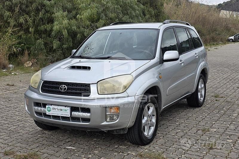 Begagnad Toyota RAV4 116 HK (85 kW) 2002 Grå SUV