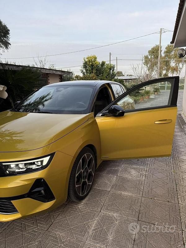 Usata Opel Astra 131 CV (96 kW) 2022 Giallo Berlina