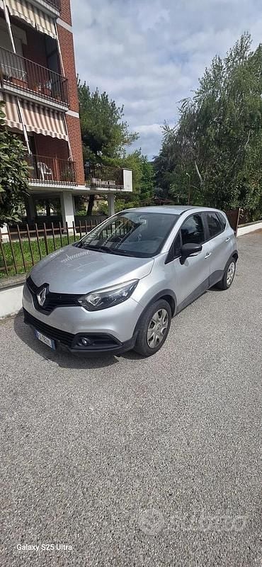 Usata Renault Captur 90 CV (66 kW) 2016 SUV