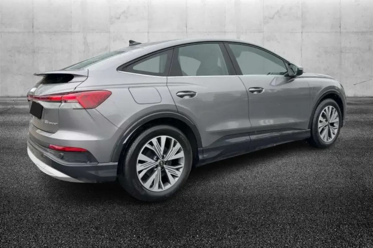 Usata Audi Q4 e-tron 69 kW (95 CV) 2023 Grigio SUV