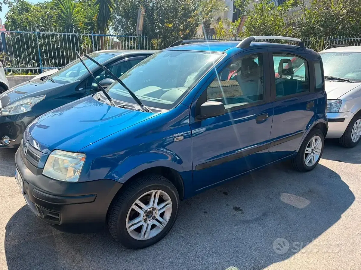Usata Fiat Panda Emotion 60 CV (44 kW) 2006 Bluazzurro Utilitaria