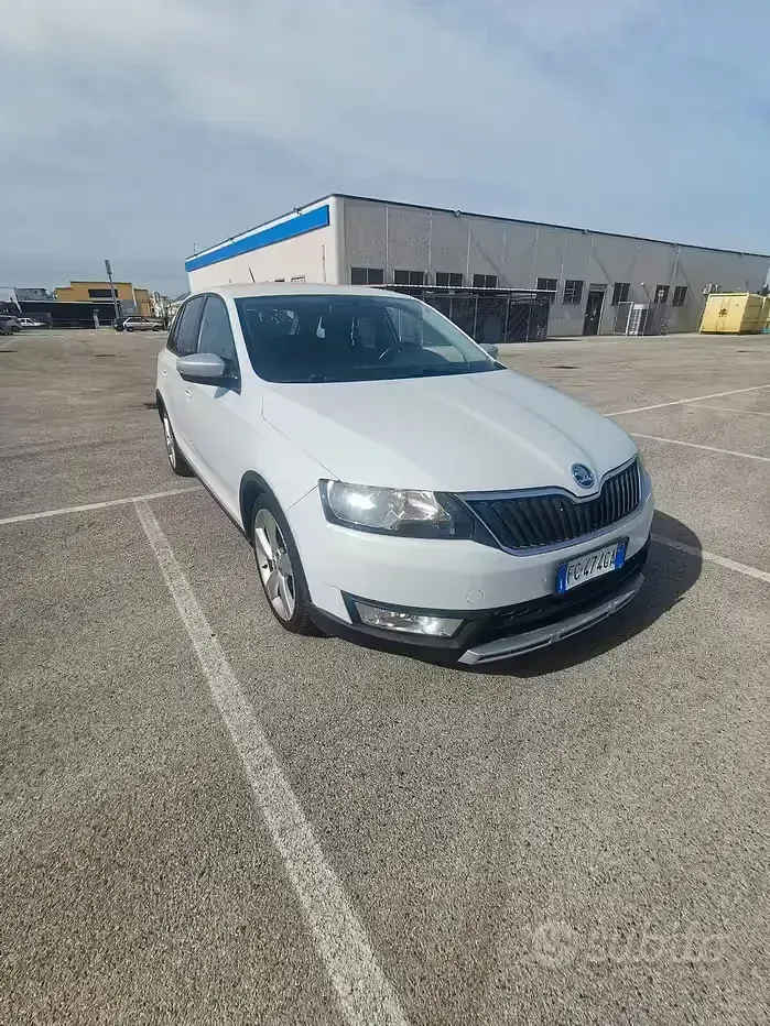 Usata Skoda Rapid Ambition 90 CV (66 kW) 2016 Bianco Utilitaria